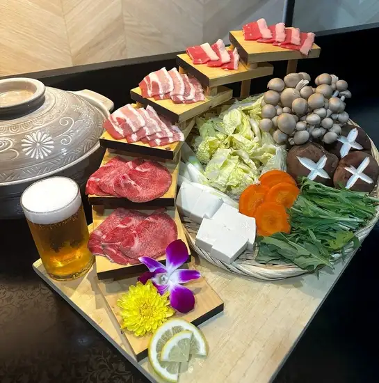 落ち着いた内装が特徴、女子会にもご活用ください。
