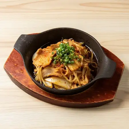 鉄板豚キムチ炒め