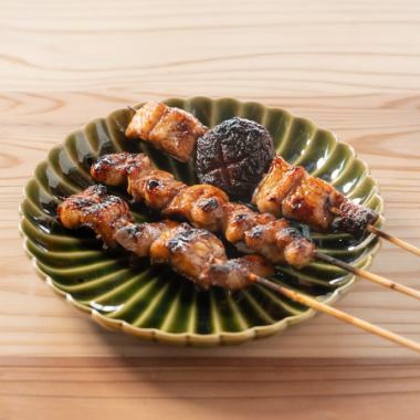 [Must try] Yakitori made with Binchotan charcoal, Japanese eel skewers!