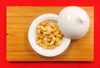 smoked cashew nuts