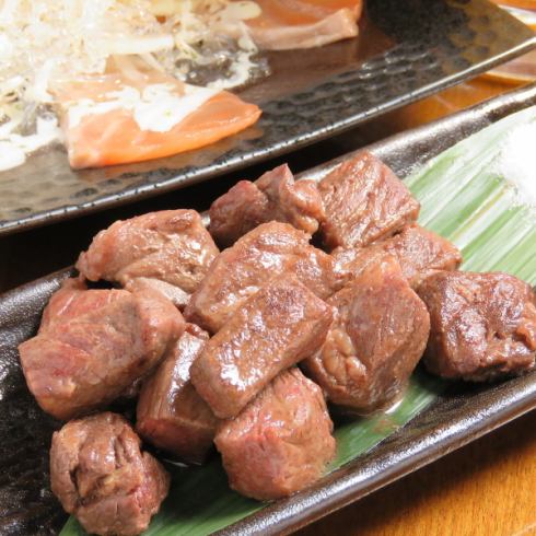 All 8 dishes with dice steak & 120 minutes [all-you-can-drink] included! 4000 yen