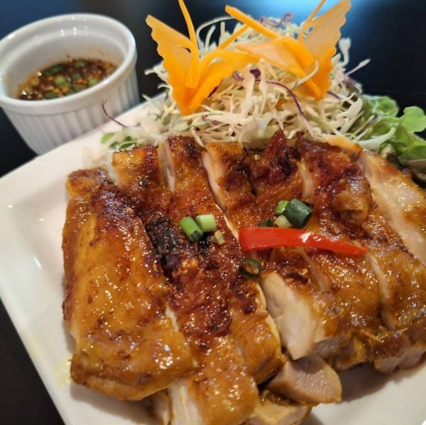 【鶏肉の炭火/豚トロの炭火焼】ご来店いただいた際には是非お召し上がりいただきたいおすすめのメニュー！