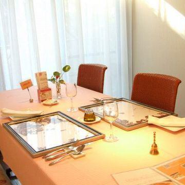 個室の為、気兼ねなく食事を楽しめます。素敵な時間を・・・♪