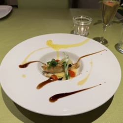 【魚料理】本日の魚のポワレ　ソースベルモット