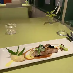 【肉料理】北海道産神威豚のブレゼ　カシス風味