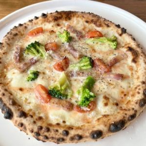 Bacon and broccoli pizza - Mentaiko flavor -