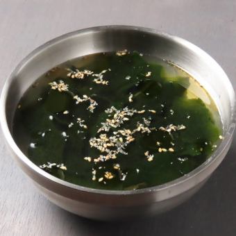 わかめスープ
