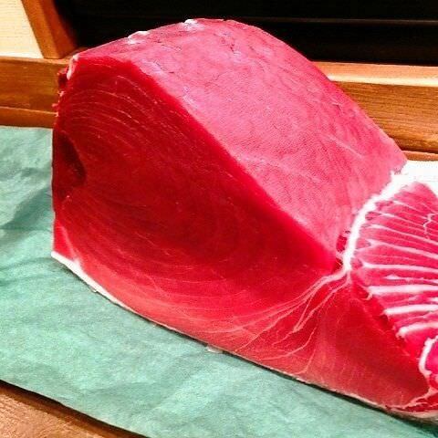 Raw bluefin tuna medium fatty tuna sashimi (Nachikatsuura, Oma, etc.) One serving