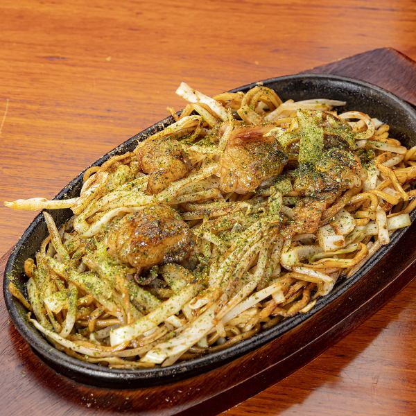 [Hormone and sauce go great together!] Hormone Yakisoba 1000 yen (tax included)