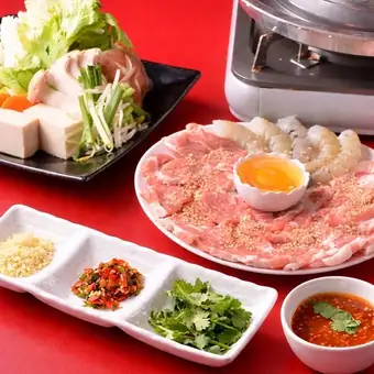Thai Sukiyaki Course (for 2 people or more) 2,400 yen (tax included)