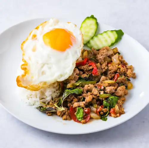 Gapao rice set (soup + side dish + dessert)