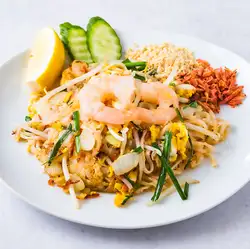 Pad Thai set (soup + side dish + dessert)