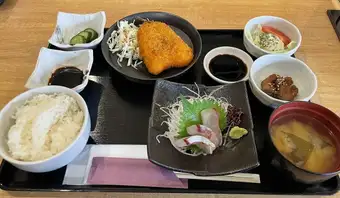 アジ刺しアジフライ定食