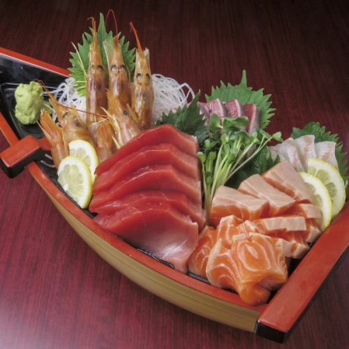 [Use a coupon!] If you book a banquet course for 4 or more people, we will provide one fresh fish sashimi [boat platter] per group!☆