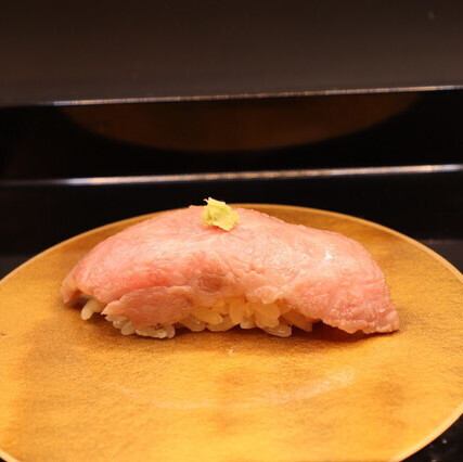 和牛肉のお寿司炙り