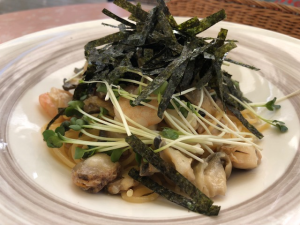 エビ イカ アサリ 名物市場風ビアンコスパゲッティ