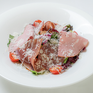 [A must-see for ham lovers♪ Luxurious salad with three kinds of ham]