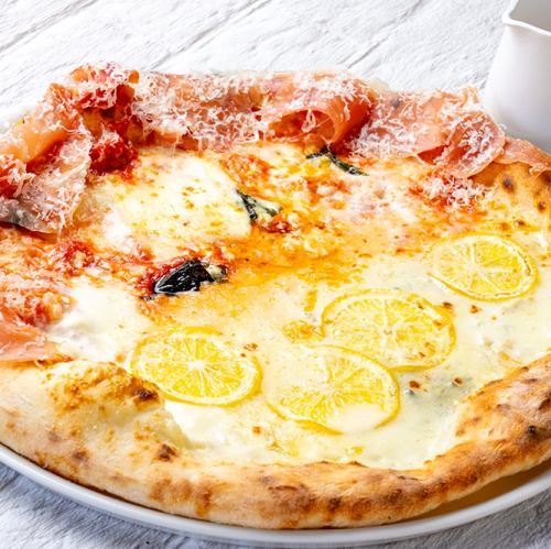 [Pizza] Prosciutto and Hokkaido Margherita pizza with four kinds of cheese and lemon flavor