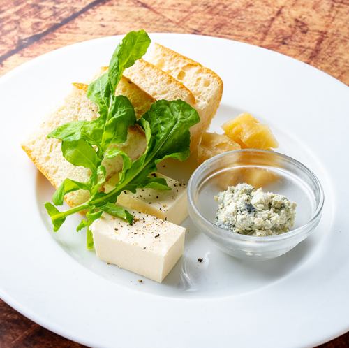 Cheese Platter (1 serving)