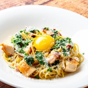 【ガーリックソース】究極のぺぺたま！鶏むね肉のコンフィと「下川六〇酵素卵」がのったペペロンチーノ