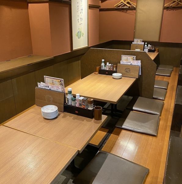 [Now accepting reservations for various banquets ★ Seats with sunken kotatsu] The tatami room can accommodate up to 30 people and can be used for welcome and farewell parties, company banquets, after-parties of all kinds, etc.The seats are sunken kotatsu, so you can stretch your legs out and enjoy your time. The semi-private rooms, where you can enjoy your meal without worrying about others, are very popular, so please make your reservation early!