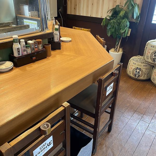 [Counter seats for private occasions] Everyone is welcome to use our restaurant, whether you're a couple, wanting a quick drink after work, or even alone. Please take your time and relax in our relaxed atmosphere.