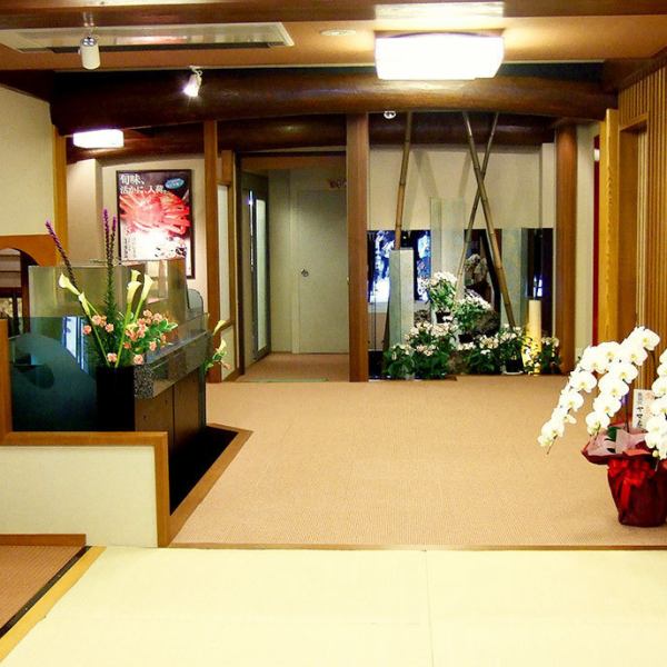 When you step into the store, you will find a spacious "Japanese" space.It has a high-quality atmosphere that makes you feel as if you are in another world, and is ideal for entertaining and having dinner.When you enter the store, there is a water tank filled with crabs right away, which is a masterpiece! We have spacious digging seats and private room seats of various sizes, so please spend your time slowly.