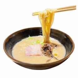 九州豚骨らーめん