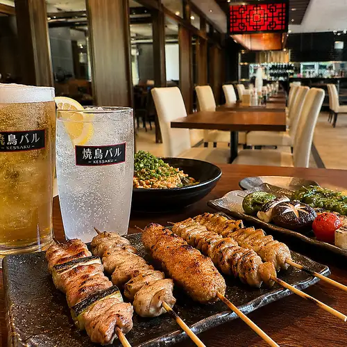 夜は旨い焼鳥×バルで乾杯