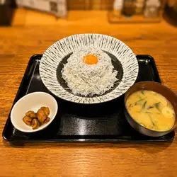 Shirasu Donburi (rice bowl with whitebait)