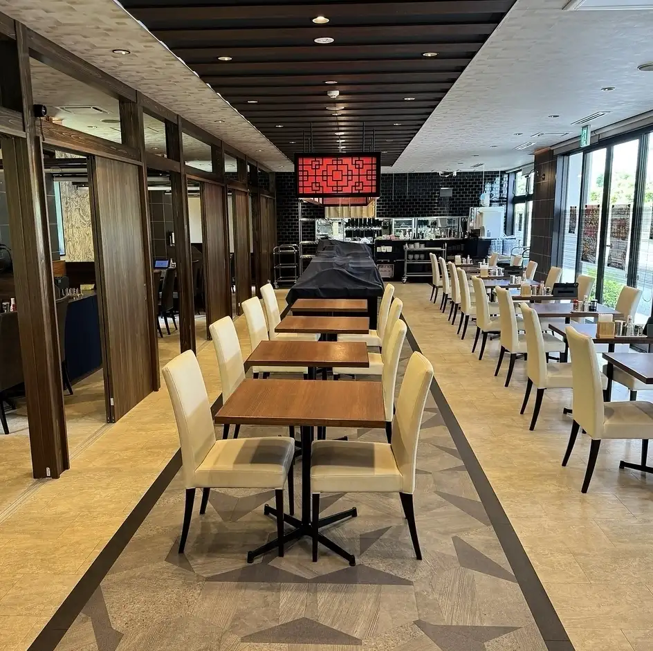 Enjoy a relaxed and uninhibited atmosphere with a private floor rental! Perfect for a lively party with friends.