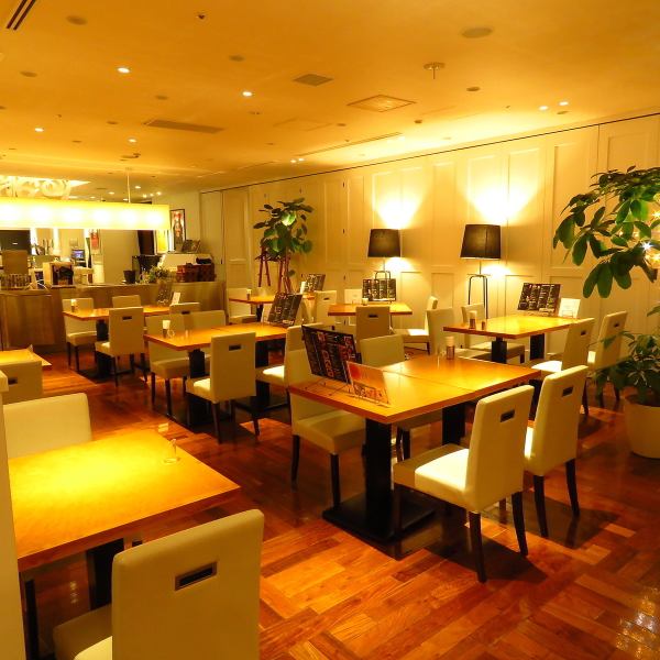 [Outstanding atmosphere ☆ Adult hideaway!] The atmosphere that you can enjoy fashionably without being unpretentious is perfect for returning to work or dining with friends ♪ (There are 2 private rooms for up to 12 people and up to 30 people) Like you came to the hotel The stylish lounge-style space is perfect for parties! You can use it in any scene ♪
