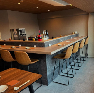This counter is a feast for the senses as well as the senses. Perfect for dates and entertaining guests!