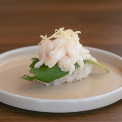 Mane somen noodles topped with caviar sushi (1 piece)