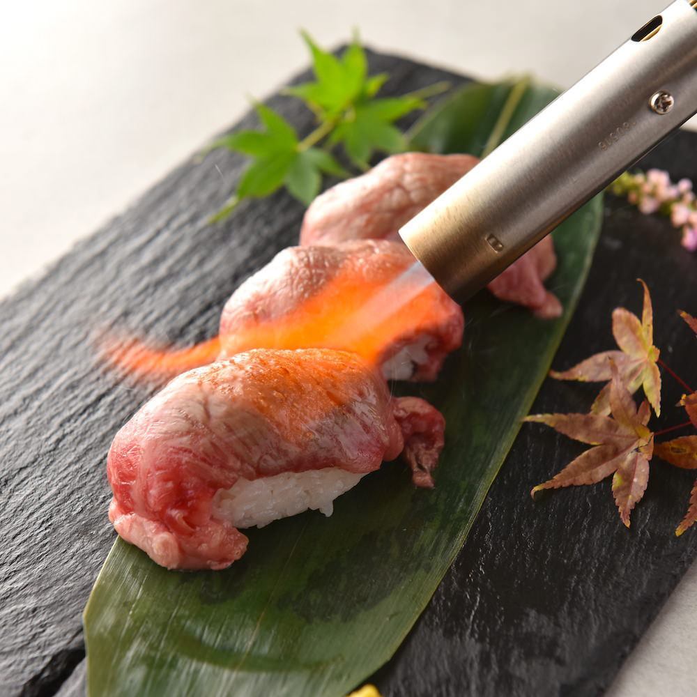Popular on SNS! All-you-can-eat meat sushi♪