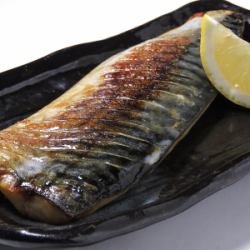 Salt-grilled mackerel