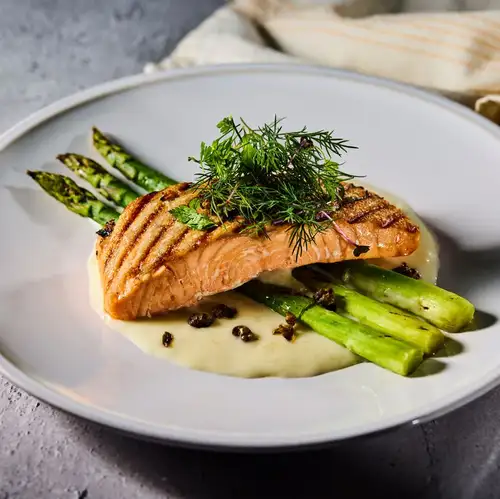 Grilled salmon (rare)