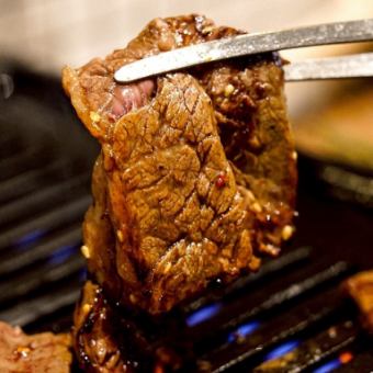 Meat Feast Course (for 2 or more people): 5500 yen per person (tax included)