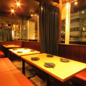 Popular fashionable semi-private room for up to 30 people."Today, I want to relax in a private room" "I want to surprise myself without worrying about the eyes around me!" All the staff will help you.It will nicely color your precious meal time.