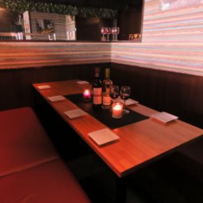 Simple table seats are easy to use in a variety of situations. ★ We are waiting for your reservation for a girls-only gathering that does not grow tall and wants to eat and drink as much as you want.