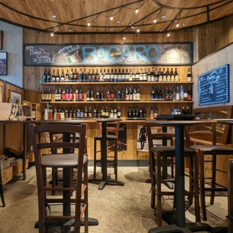 At the Enoteca area (wine specialty store), you can get 20% off on bottled wine, making it the perfect shop for wine lovers.We offer a wide selection of world wines, with a focus on Italian wines.It can be used as a wine bar.You can also order the same dishes as the in-store menu, so you can enjoy it as a restaurant as well.