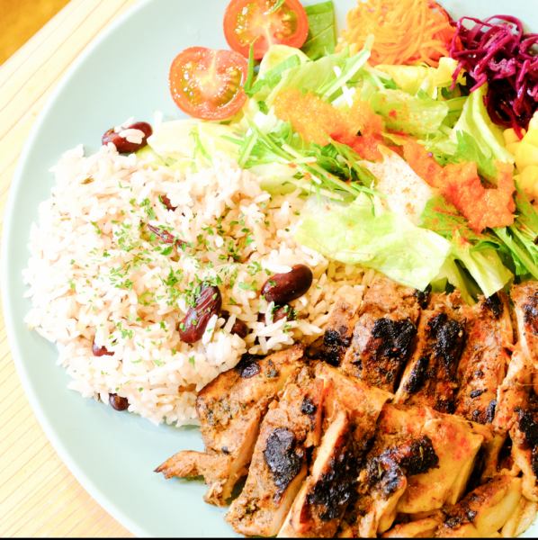 [Great lunch option] Jerk chicken salad plate