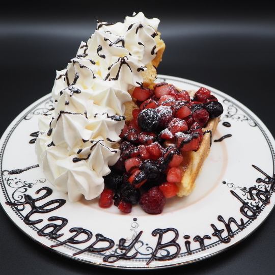 【生日紀念日用♪】甜點拼盤1,100日圓（含稅）