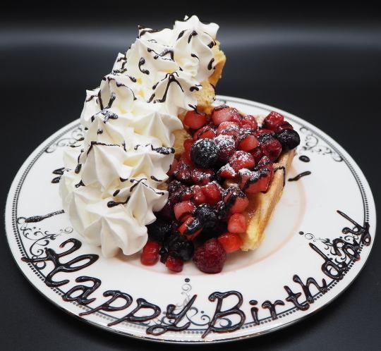 【生日·纪念日用♪】甜点拼盘1,100日元（含税）