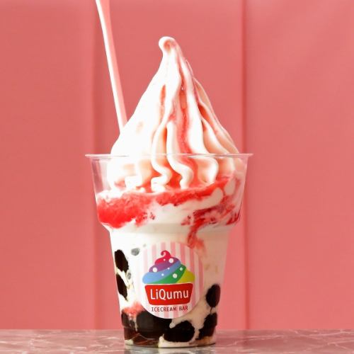 アイスクリームはソフトクリームの中でも人気が高い「クレミア」を使用☆