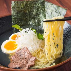 炙り牛たん入り 〆のさっぱりラーメン