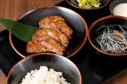 熟成味噌漬け牛たん御膳 (3枚6切)