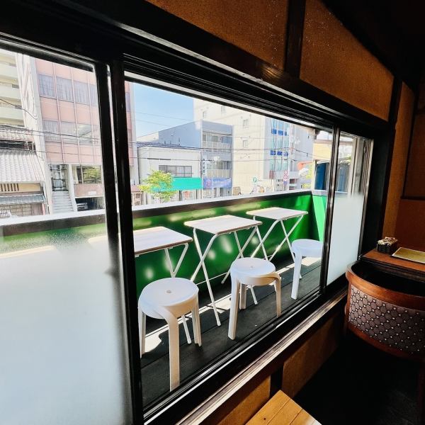 [Petit Terrace Seat] A very popular seat on days when the weather is nice ◇ This is a space where even female customers can spend a relaxing time.Not only can you use it for girls' night out or mom's group, but you are also welcome to come alone.
