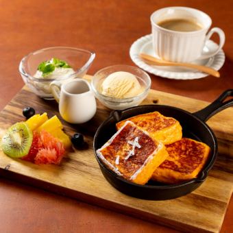 Your favorite French toast & drink set 1,490 yen~