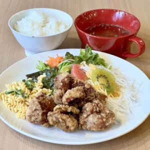 Fried chicken plate with choice of dessert